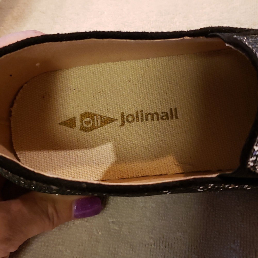 Shoes - Picture 2 of 4